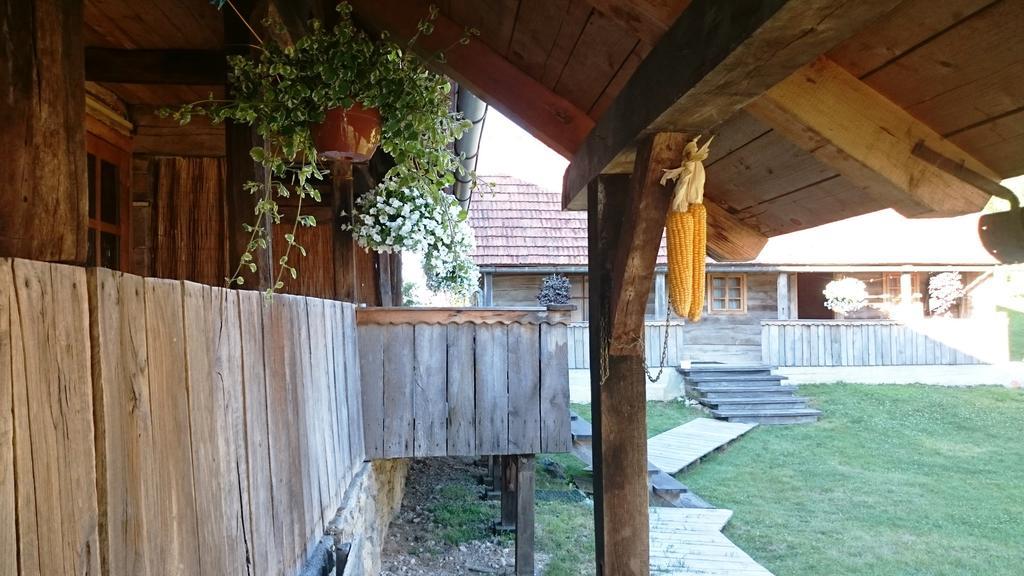 Rustic Home Mia Дуга Реса Стая снимка